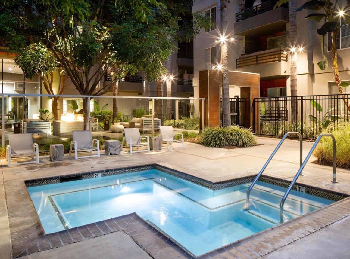 2Bd 2Ba Santa Monica Apartment With Relaxing Pool View Los Angeles Eksteriør billede